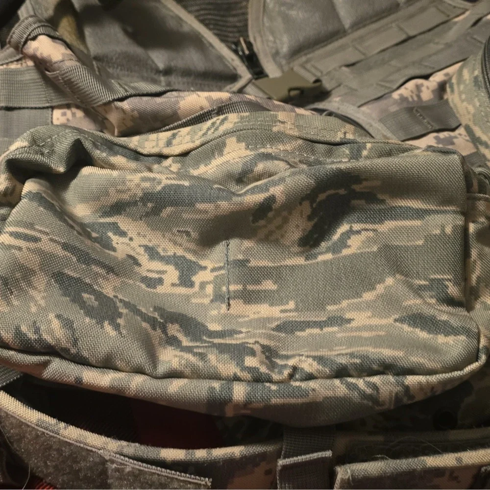 CamelBak BlackHawk Hydration Pack 2L Reservoir MOLLE Camo Adjustable Straps